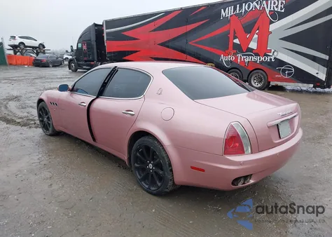 2005 Maserati Quattroporte z USA, uszkodzony, nr VIN ZAMCE39A450014479